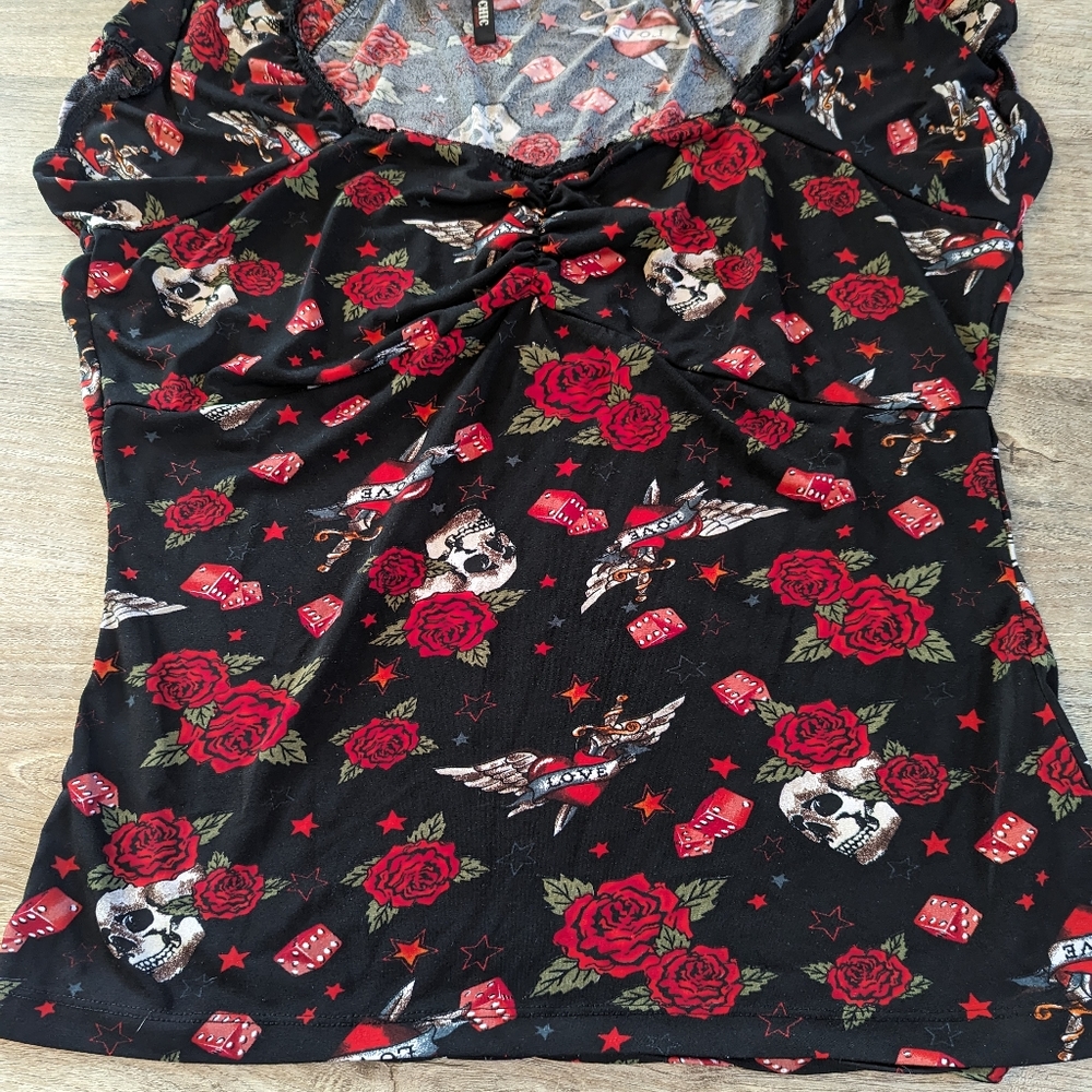 Cute Retro Chic Skull top